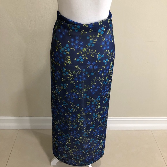 Cover up - Picture 2 of 2